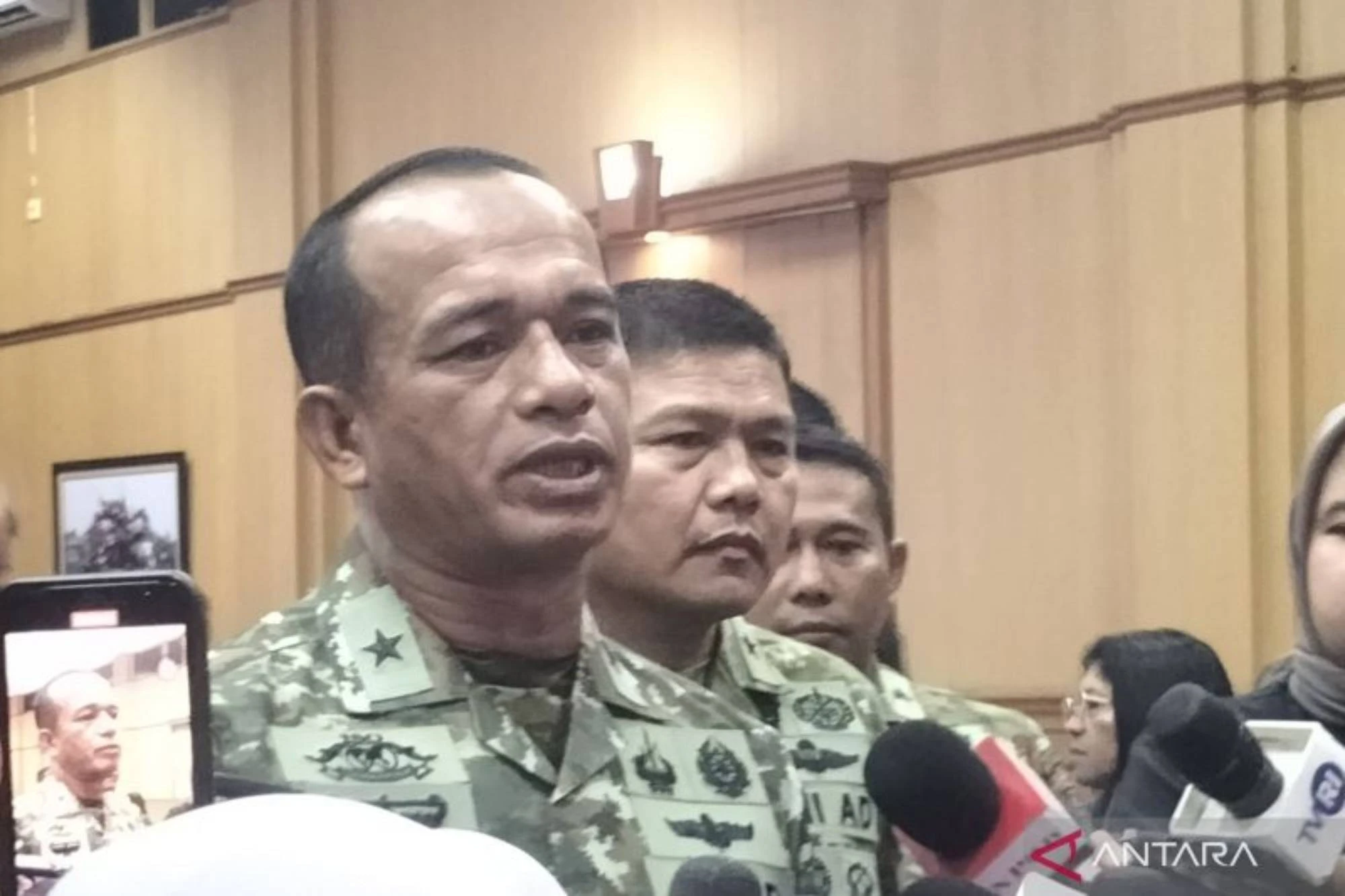 Rumah Jampidsus Dijaga Puluhan Prajurit TNI, Ada Apa?