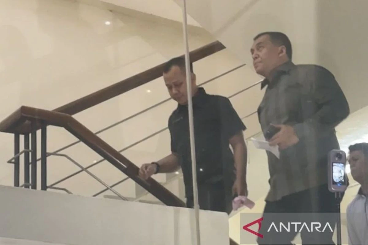 Silmy Karim Menyerahkan Diri ke KPK Setelah Sempat Menghilang