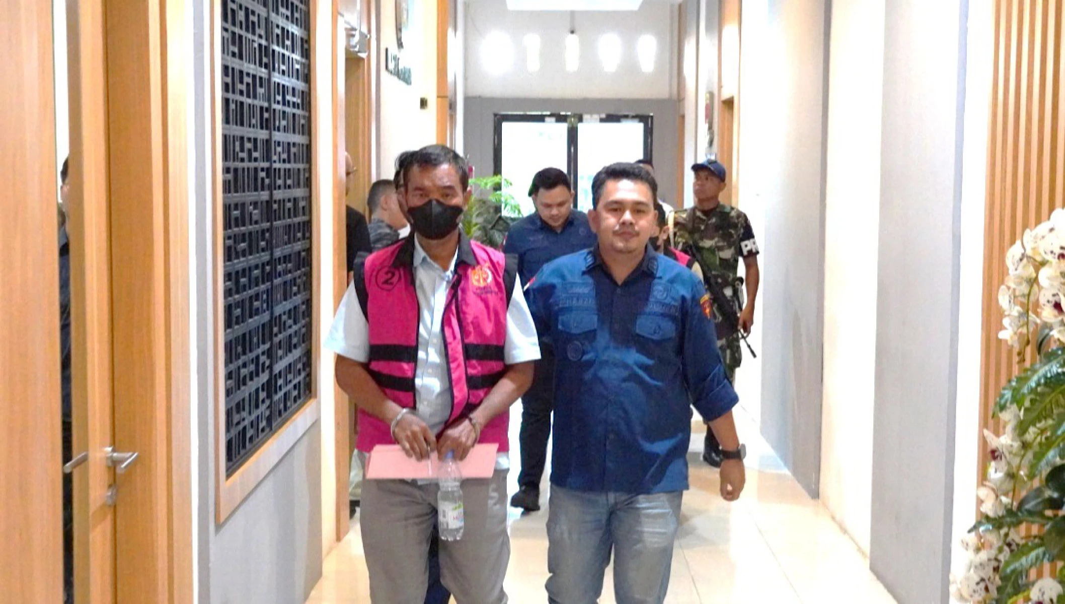 Diduga Peras Kontraktor, 3 Pejabat Pemkab Siak Ditangkap