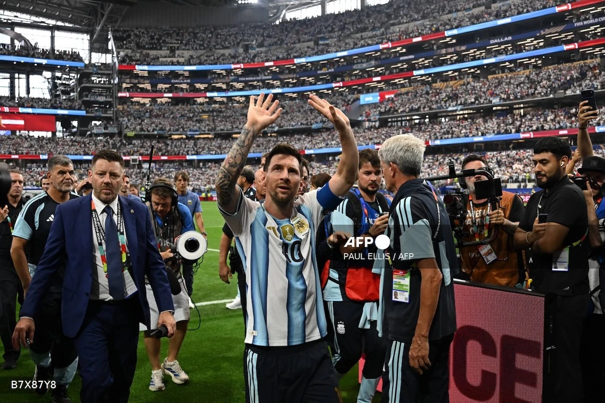 Alexis Mac Allister: Yang Dilakukan Messi di Lapangan Luar Biasa