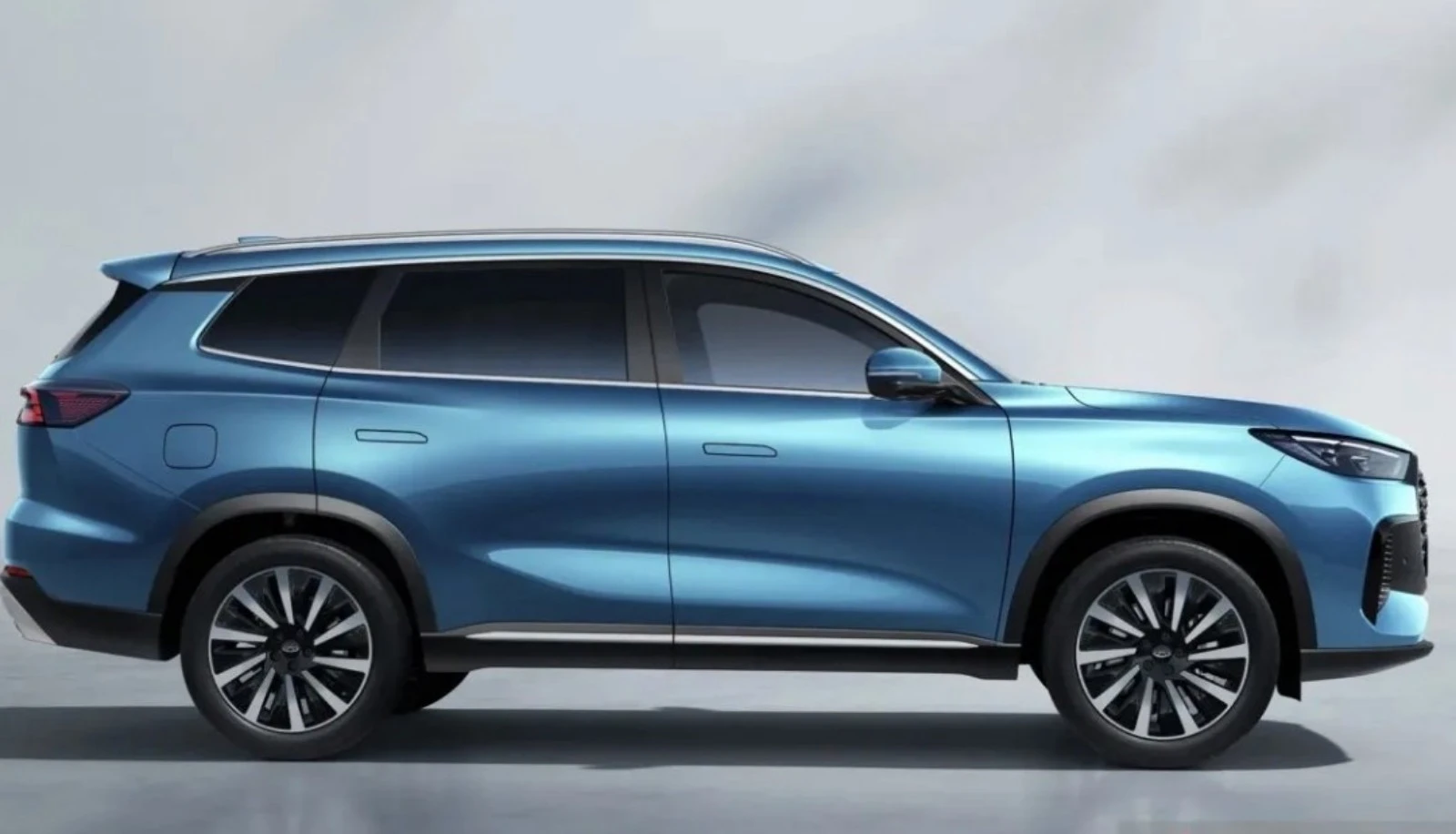Chery Segarkan Tiggo 8 Champion Family, Makin Canggih Lewat Teknologi Falcon 500
