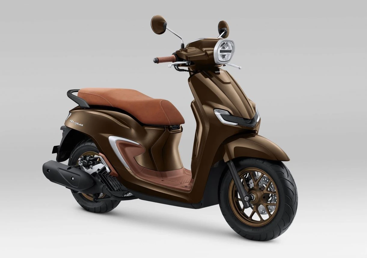 Honda Stylo 160 Makin Retro Berkat Warna Baru
