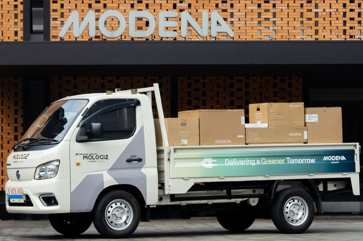 Dorong Logistik Ramah Lingkungan, Modena Ubah Armada Mologiz dari Diesel ke EV