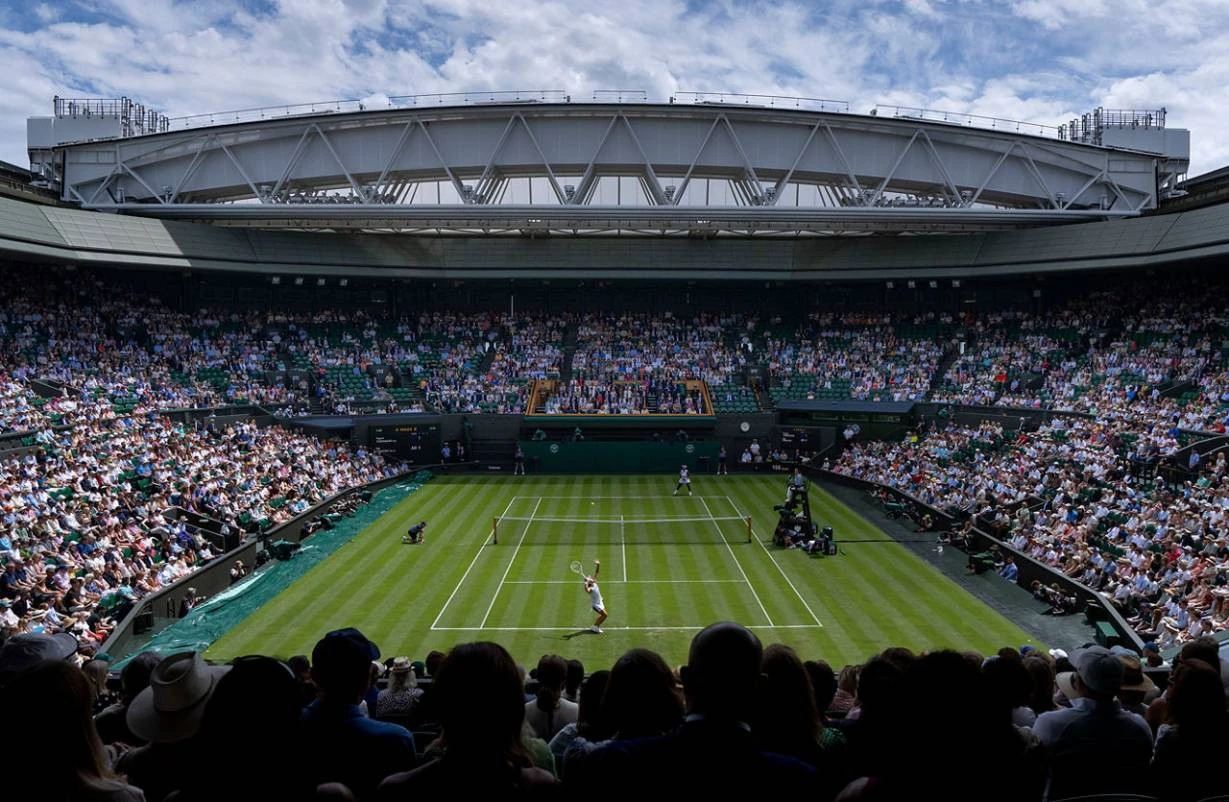 Wimbledon 2026: Iga Swiatek Menangis, Dramatis