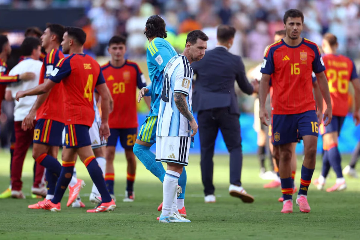 Suporter Timnas Spanyol Meminta Maaf kepada Messi