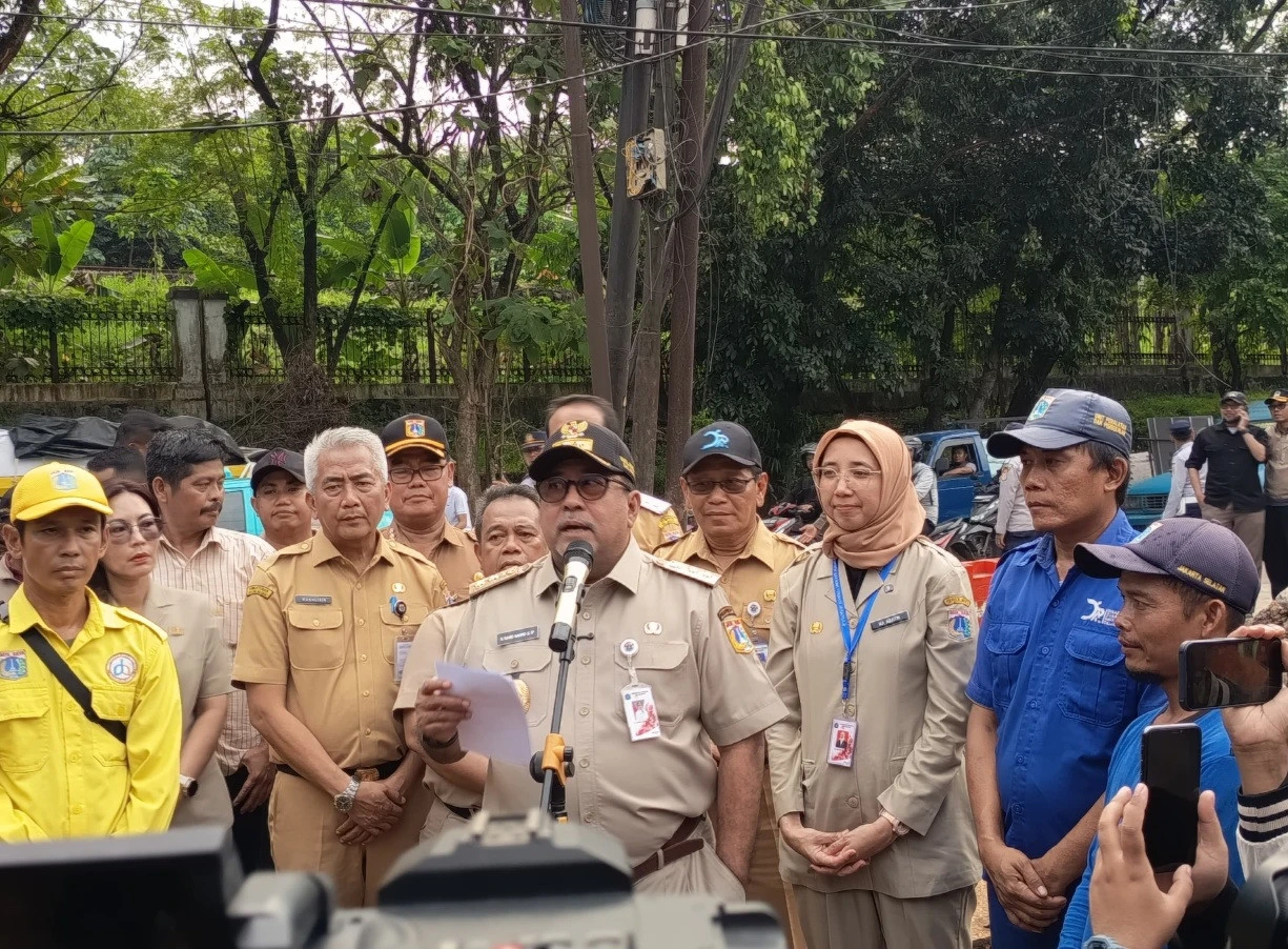 Bang Doel Tinjau Pembukaan Jalan Lenteng Agung Raya: Kondisi Sudah Baik
