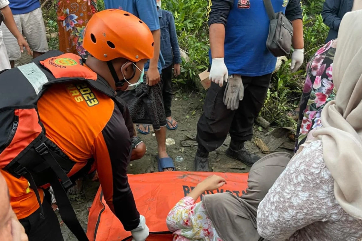 Pemancing Tenggelam di Kali Lamong Ditemukan Meninggal Dunia