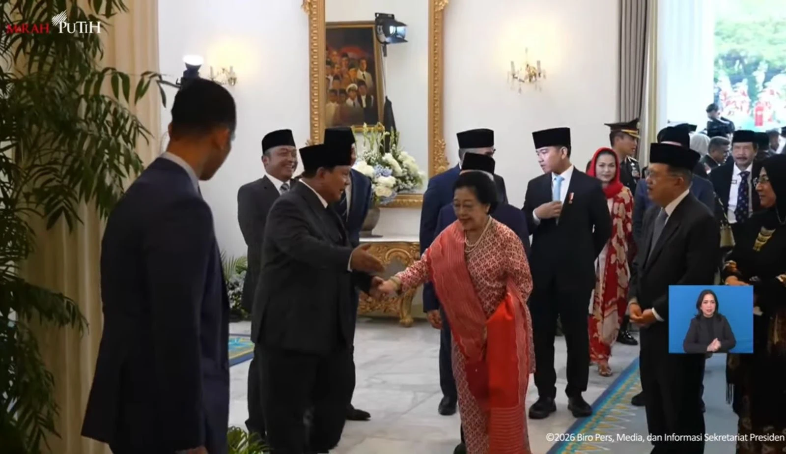 Prabowo-Megawati Bergandengan, Sahroni NasDem Ikut Bahagia