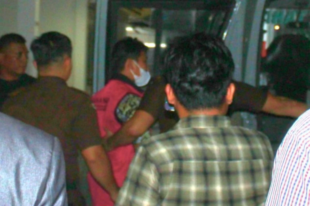 Jaksa Tahan Polisi Bripka YML yang Terlibat Korups Bansos di Labusel