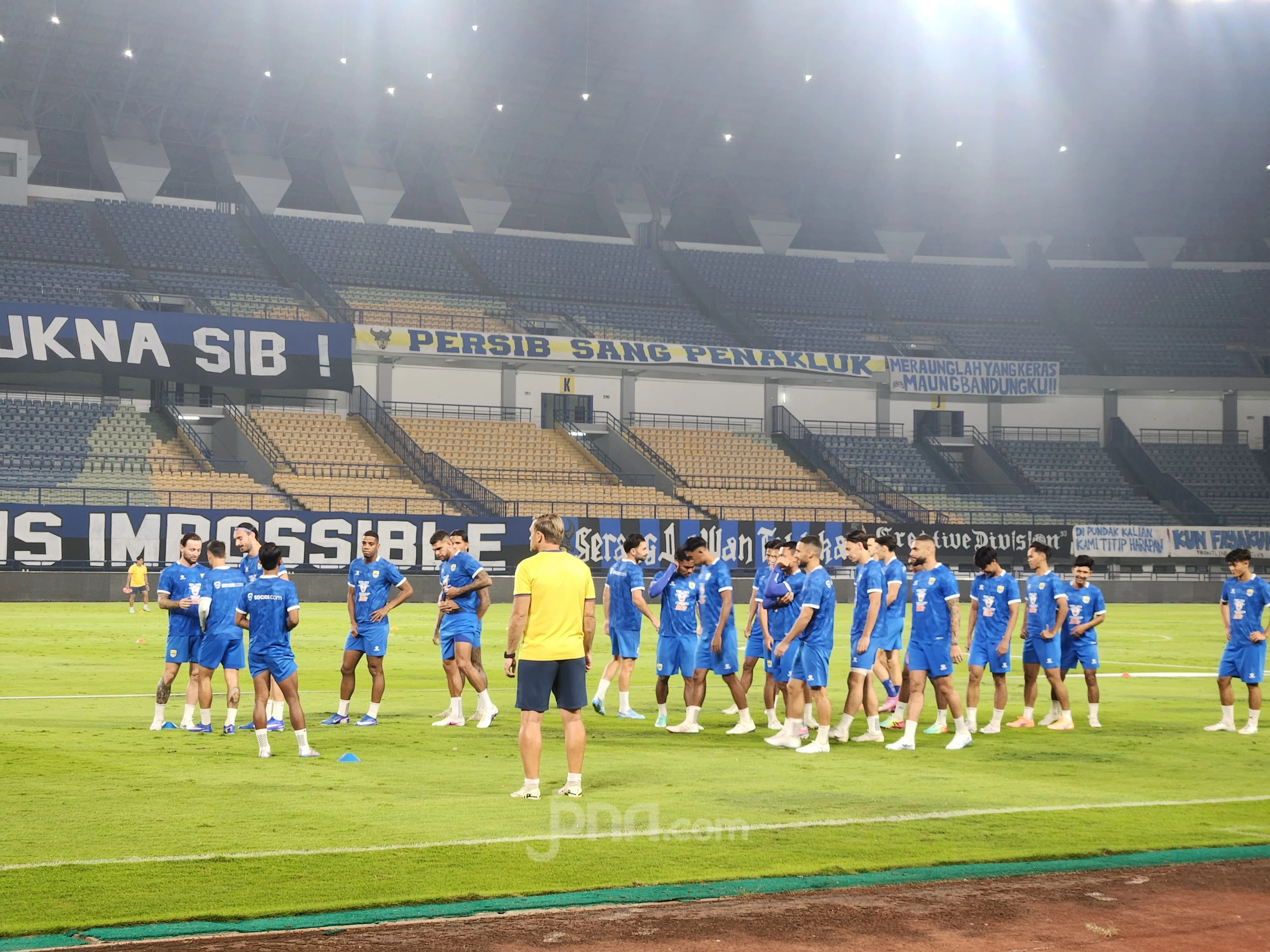 Hadapi Tiga Kompetisi, Persib Bandung Mulai Latihan Pekan Depan