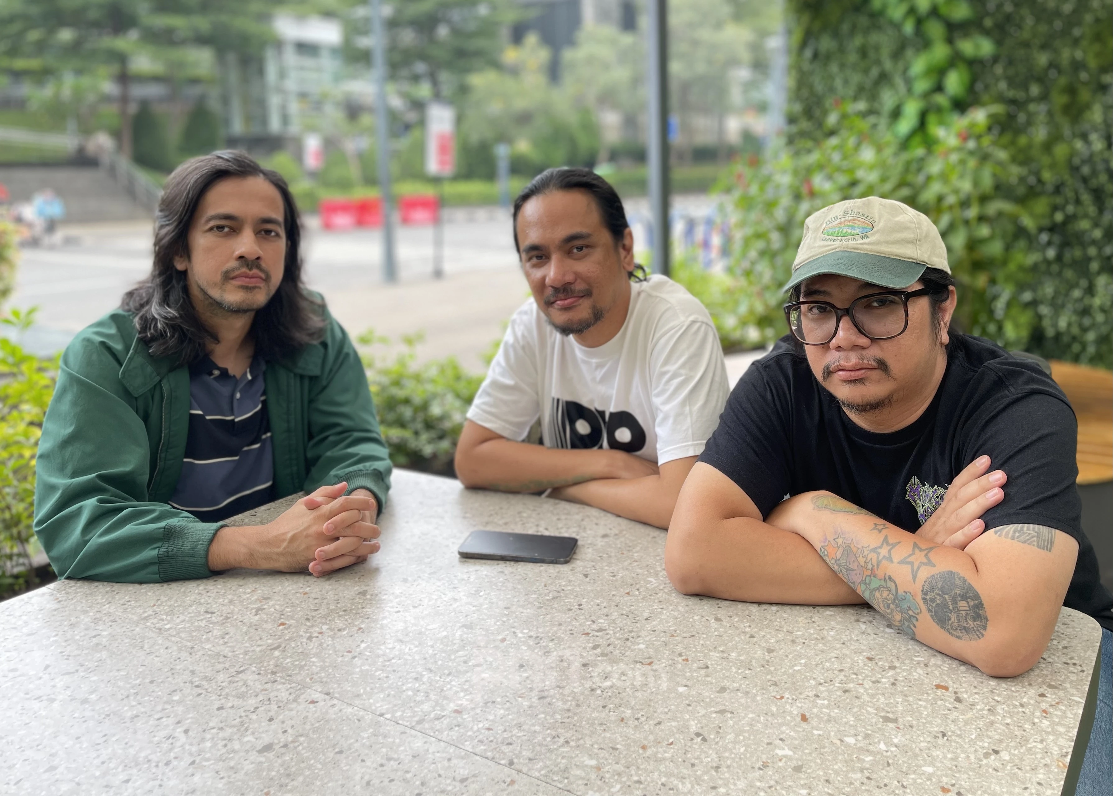 Kelompok Penerbang Roket Menyentil Penguasa Lewat Tigor