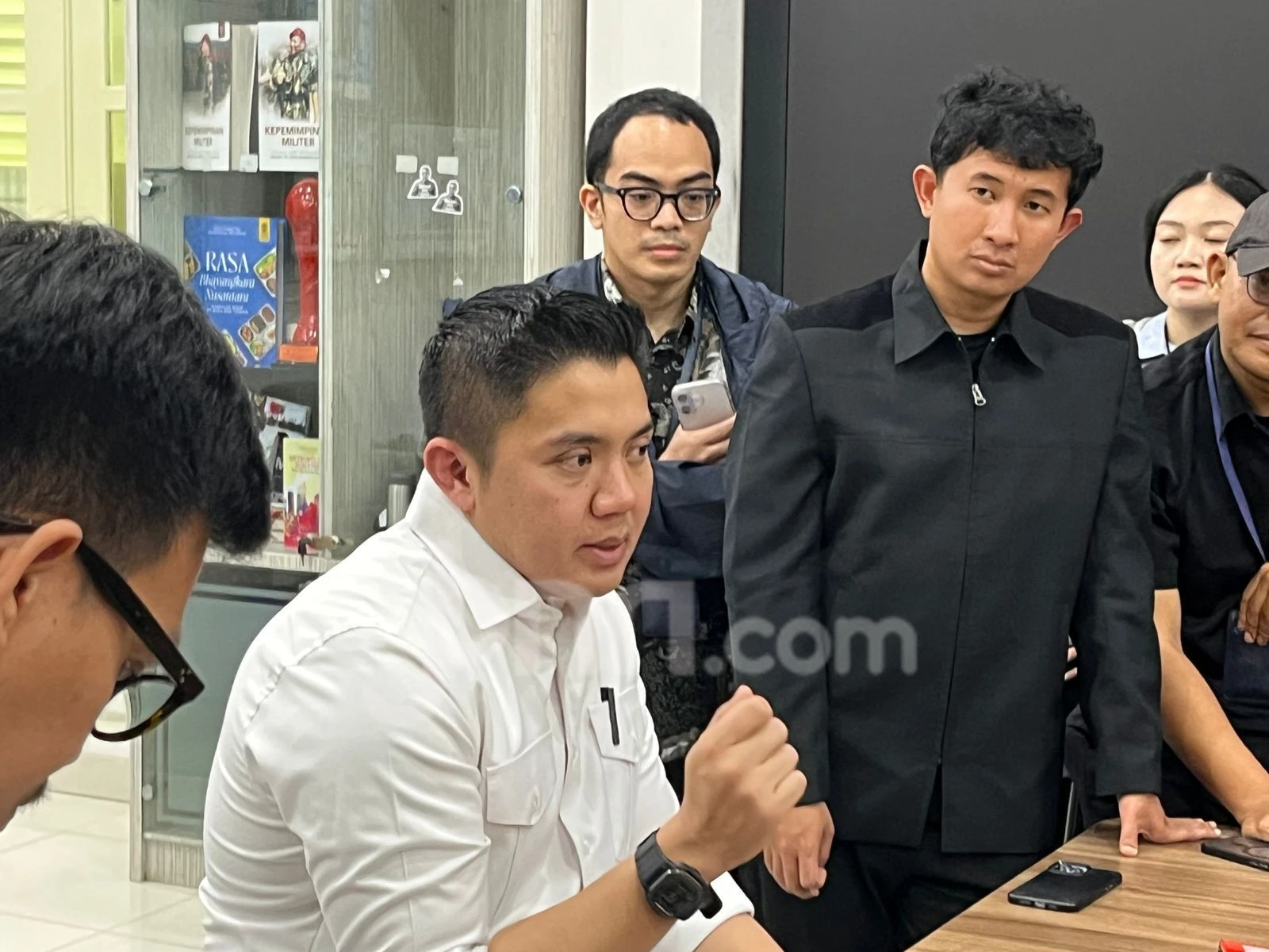 Pengamat: Teddy Indra Wijaya Pilih Fokus Bekerja Ketimbang Menanggapi Sorotan Publik