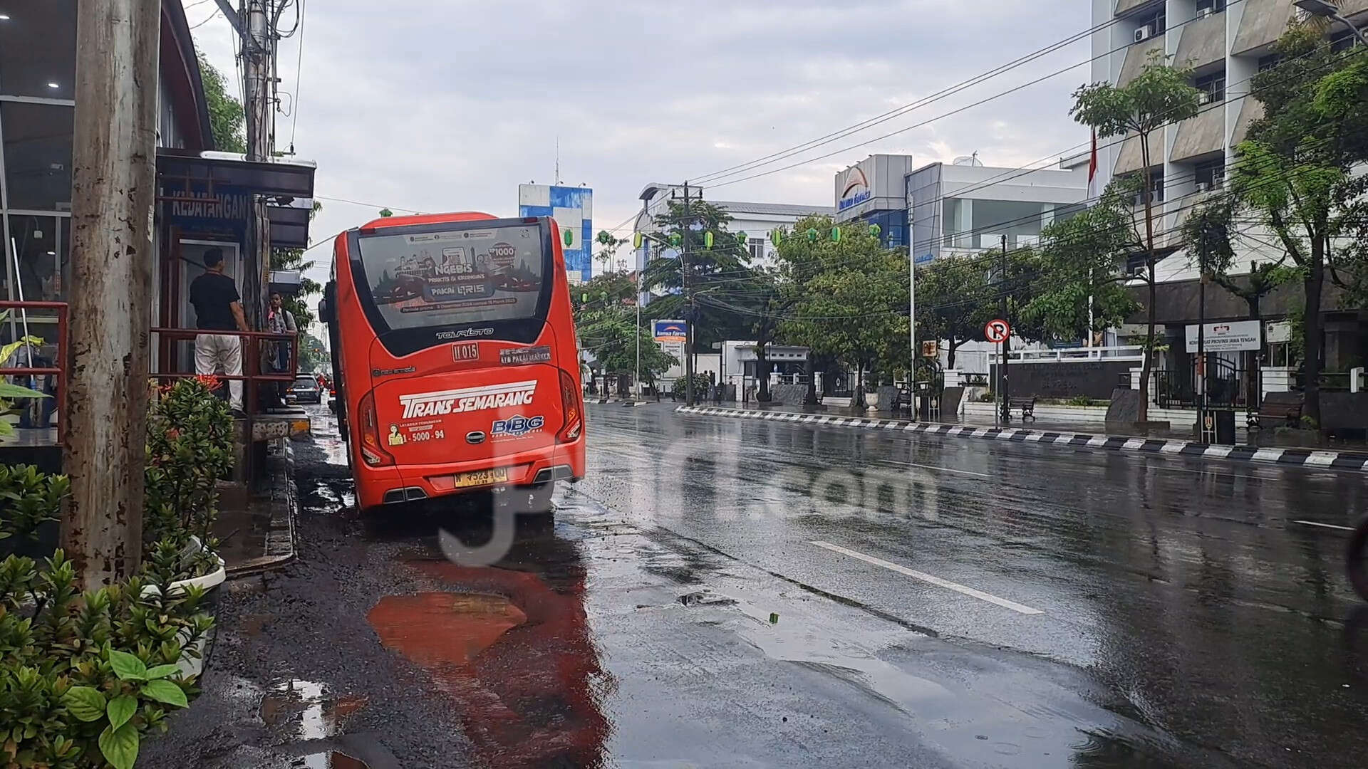 10 Emplasemen Halte Trans Semarang Rusak, Keselamatan Penumpang Terancam