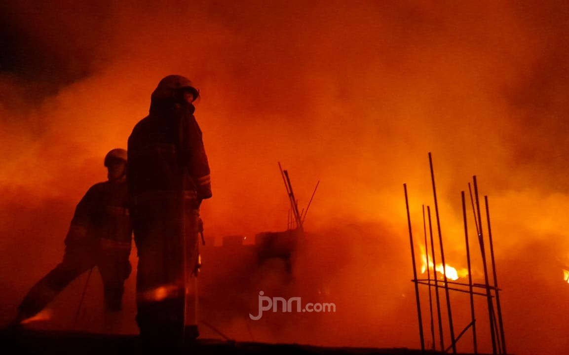 Rumah Potong Hewan di Pasar Cisalak Depok Hangus Terbakar