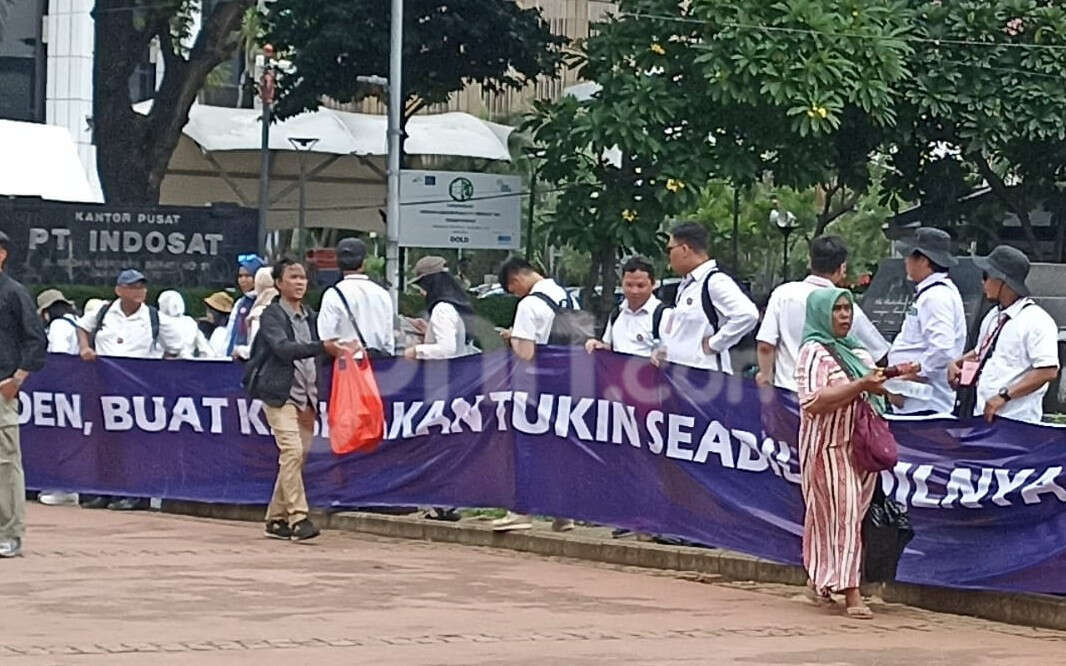 Massa Dosen ASN Kemdiktisaintek Tertahan di Patung Kuda, Tuntutannya Hanya Dua 