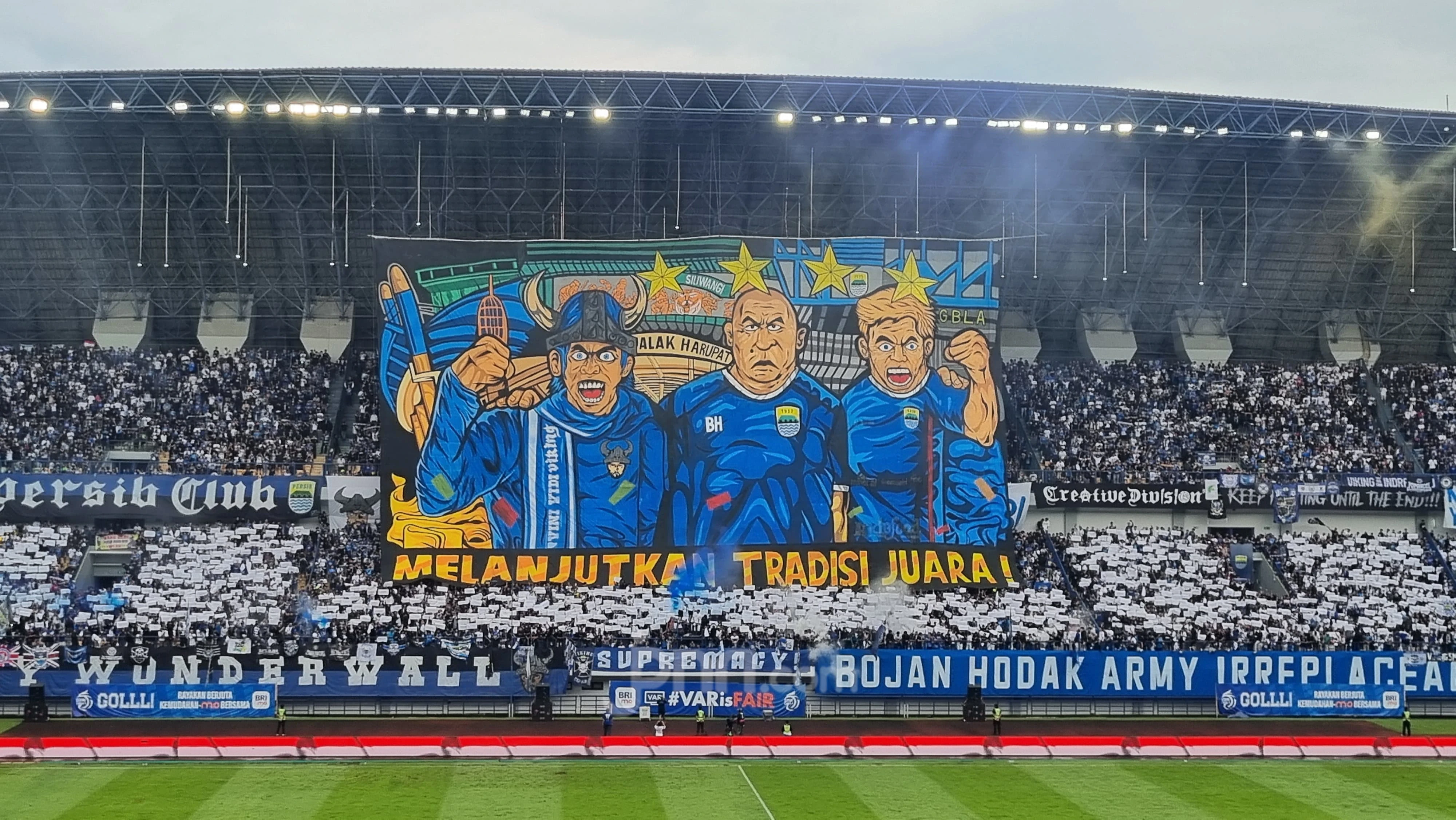 Persib Bandung Bisa Kena Sanksi AFC, Marc Klok Minta Bobotoh Lebih Dewasa