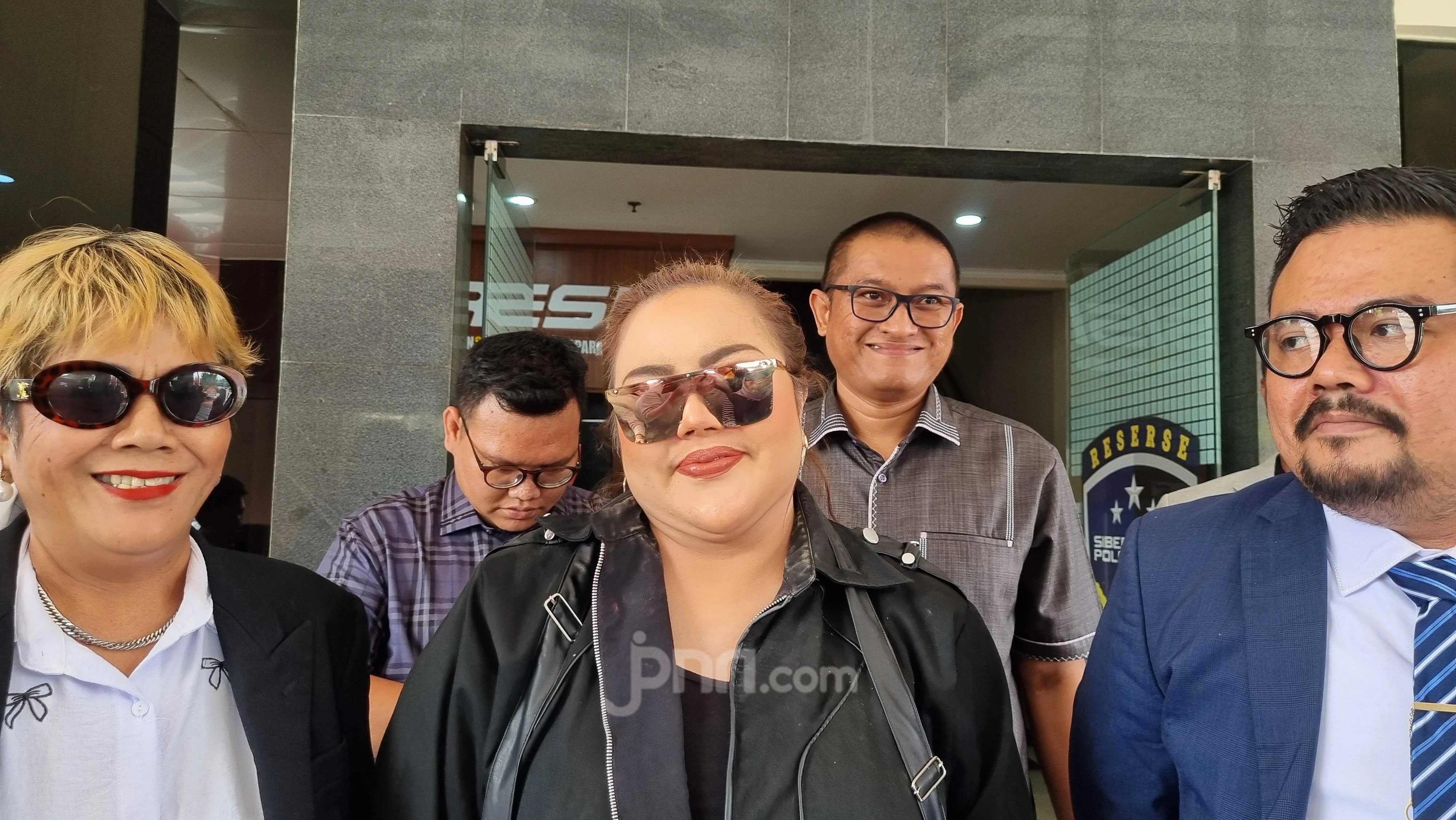 3 Berita Artis Terheboh: Lisa Mariana Akhirnya Buat Pengakuan, Bunga Zainal Kecewa