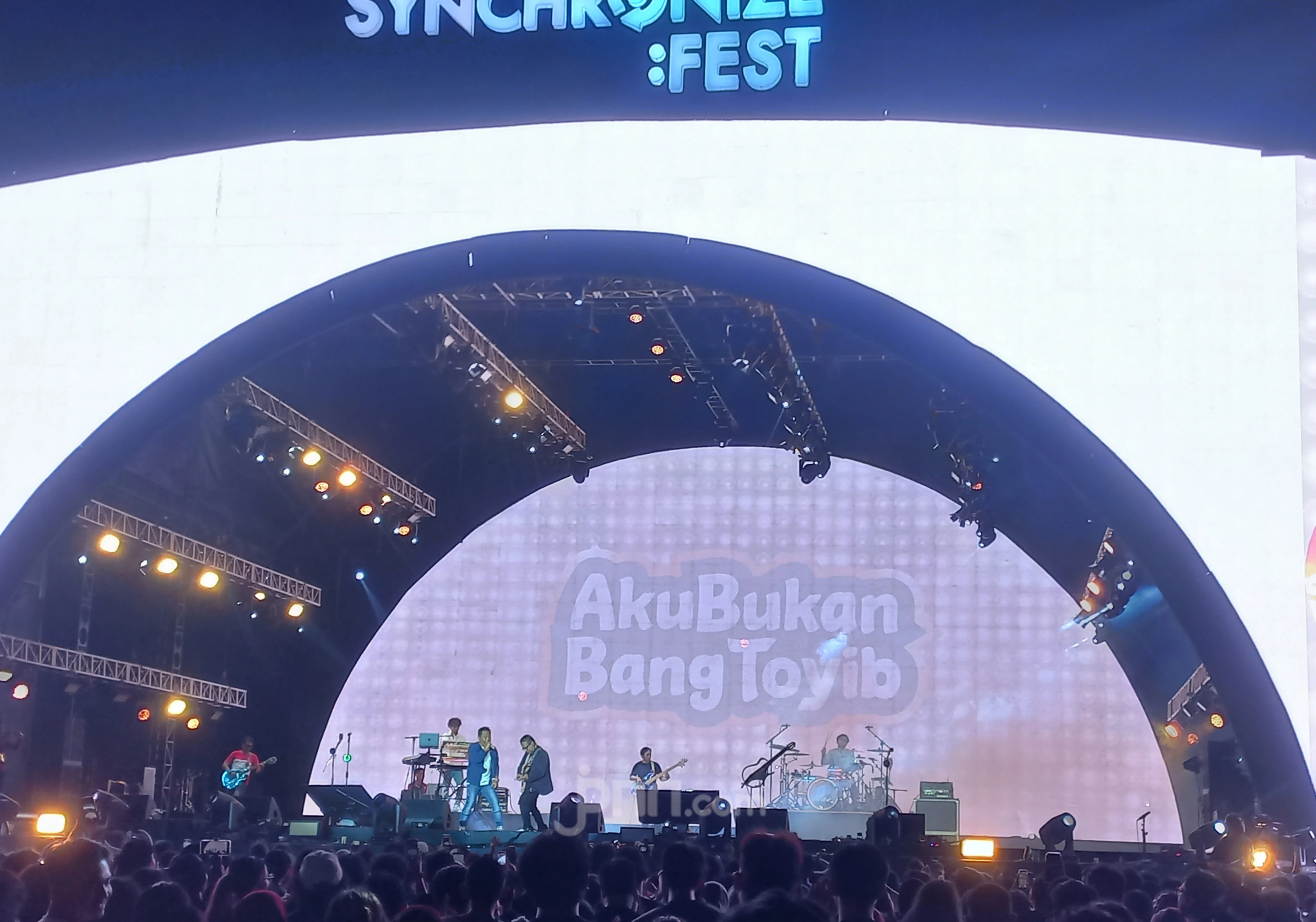 Synchronize Fest 2025, Faank Wali Pimpin Doa untuk Palestina Hingga Penonton yang Jomlo