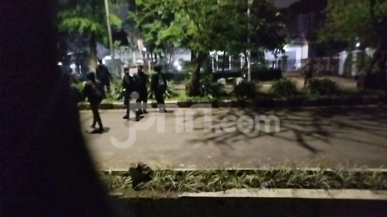 Mahasiswa di Bandung Berteriak Tengah Malam, Memohon Kepada Polisi Jangan Tembak...