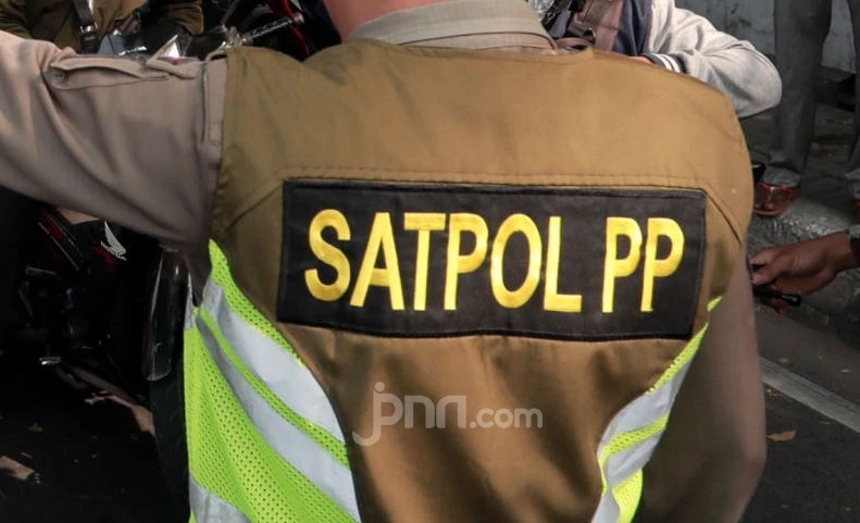 Satpol PP Beri Waktu Pemilik Resto Burger di Jalan Surya Sumantri Bongkar Bangunannya Sendiri