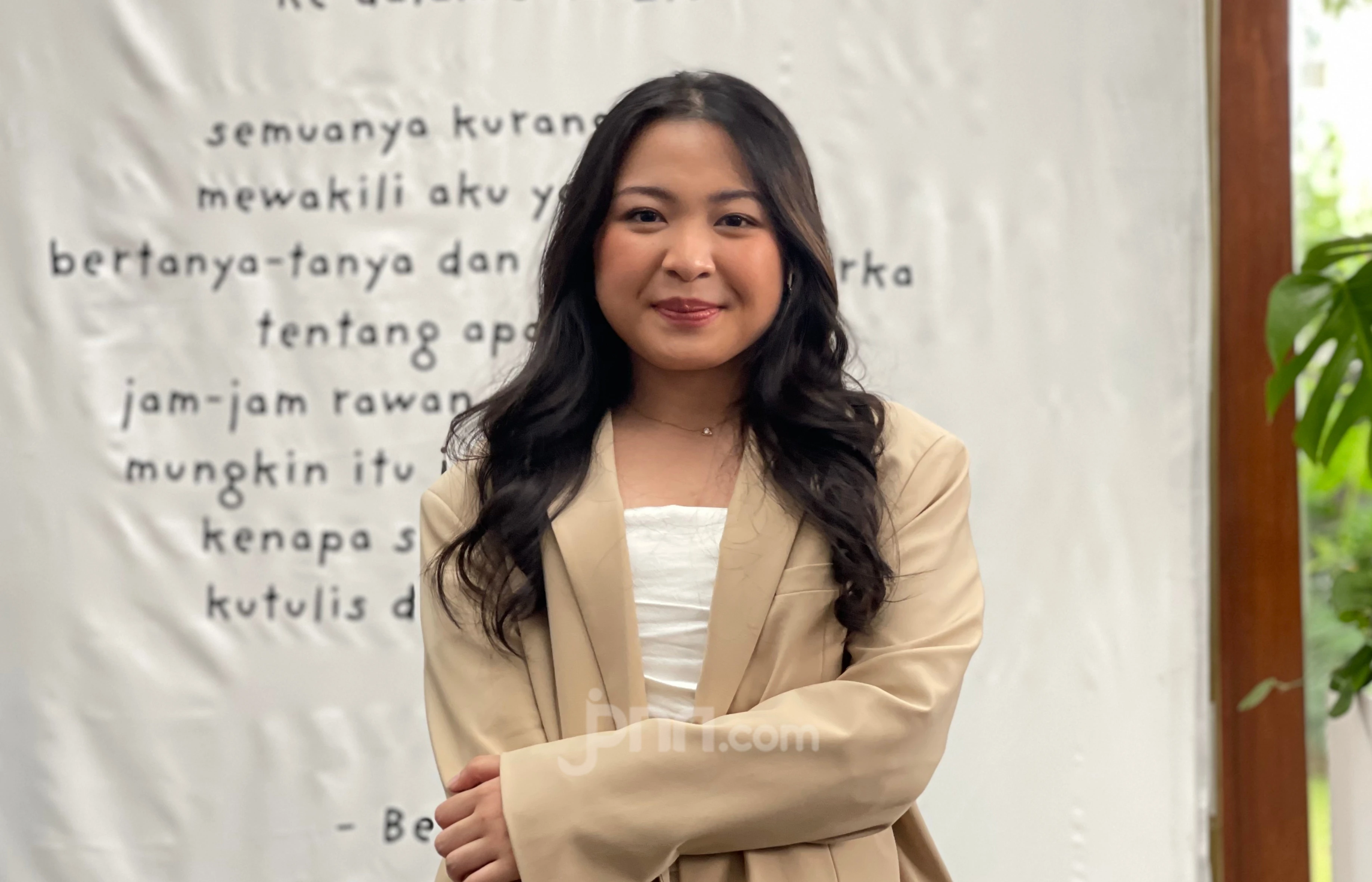 Gelar Tur Malaysia, Bernadya Ajak Penggemar Pakai Baju Cerah
