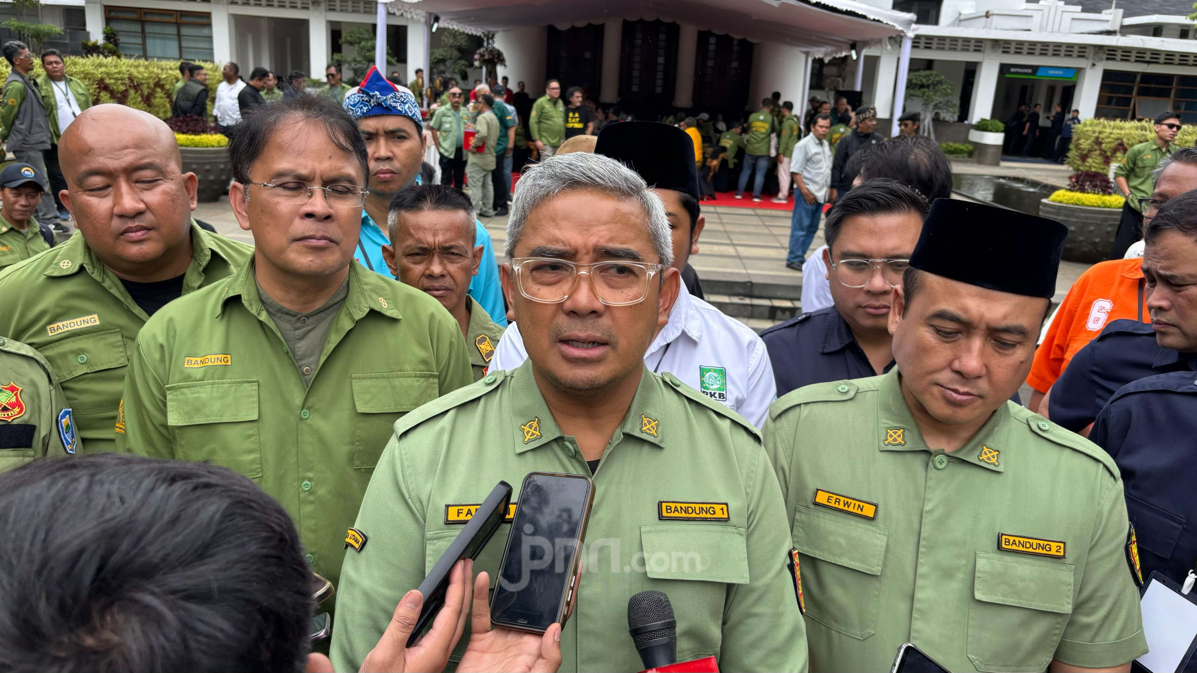 Farhan Ungkap Rencana Revitalisasi Teras Cihampelas yang Terbengkalai