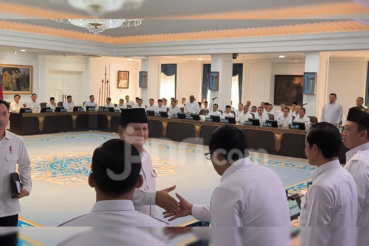 Hasan Nasbi Hadiri Sidang Kabinet Meski Sudah Mengundurkan Diri, Kok Bisa?