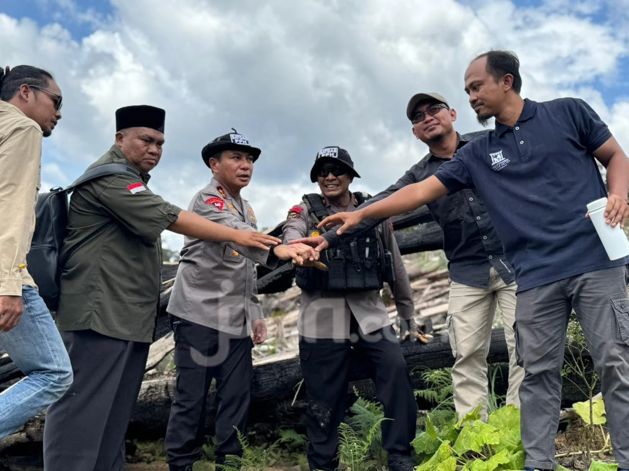 Ketua Adat di Kampar Ditangkap Terkait Perambahan Hutan, Irjen Herry: Ini Kejahatan Luar Biasa