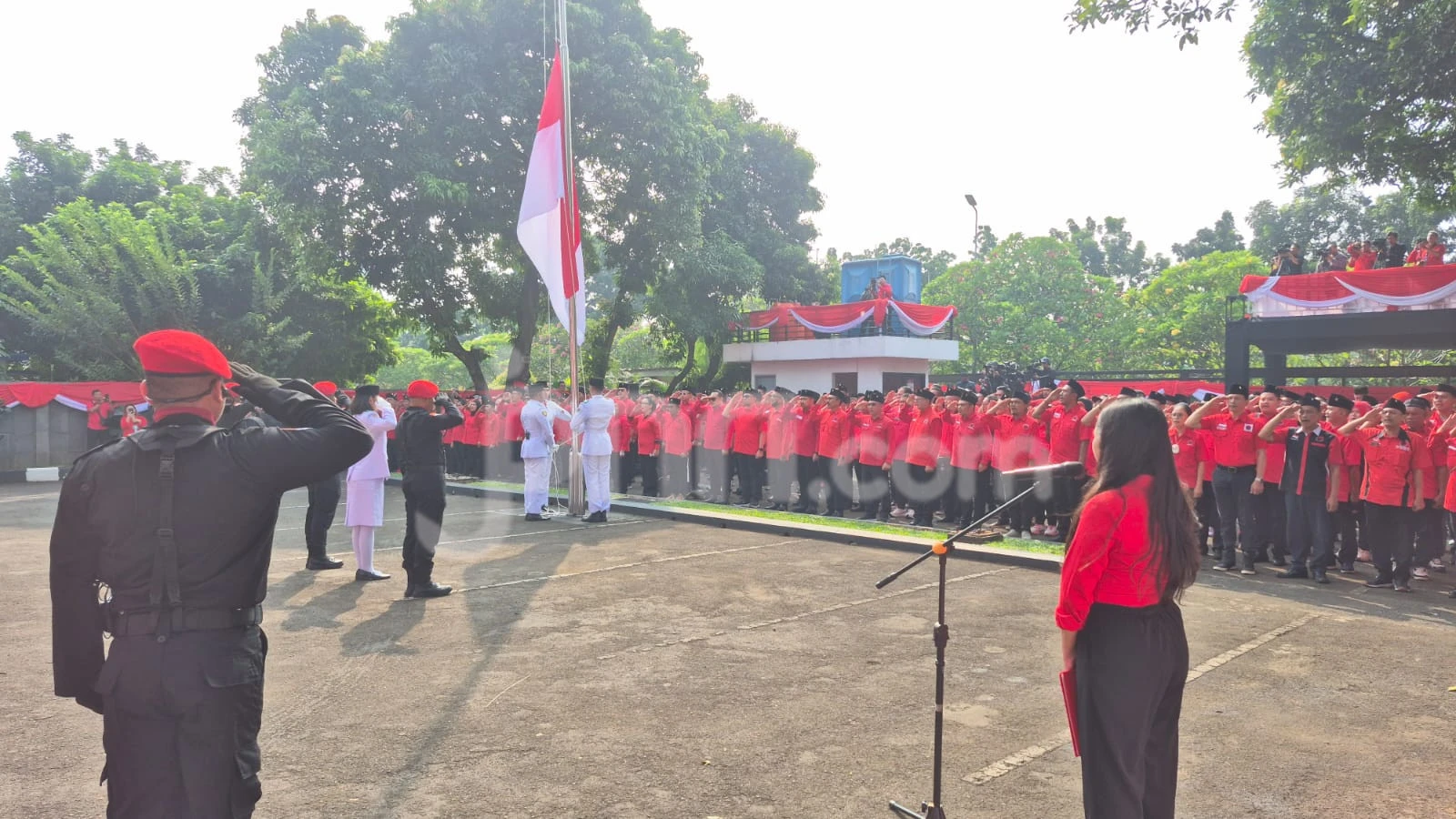 Hasto PDIP Mengkhawatirkan Kebijakan Fiskal, Gali Lubang Tutup Lubang