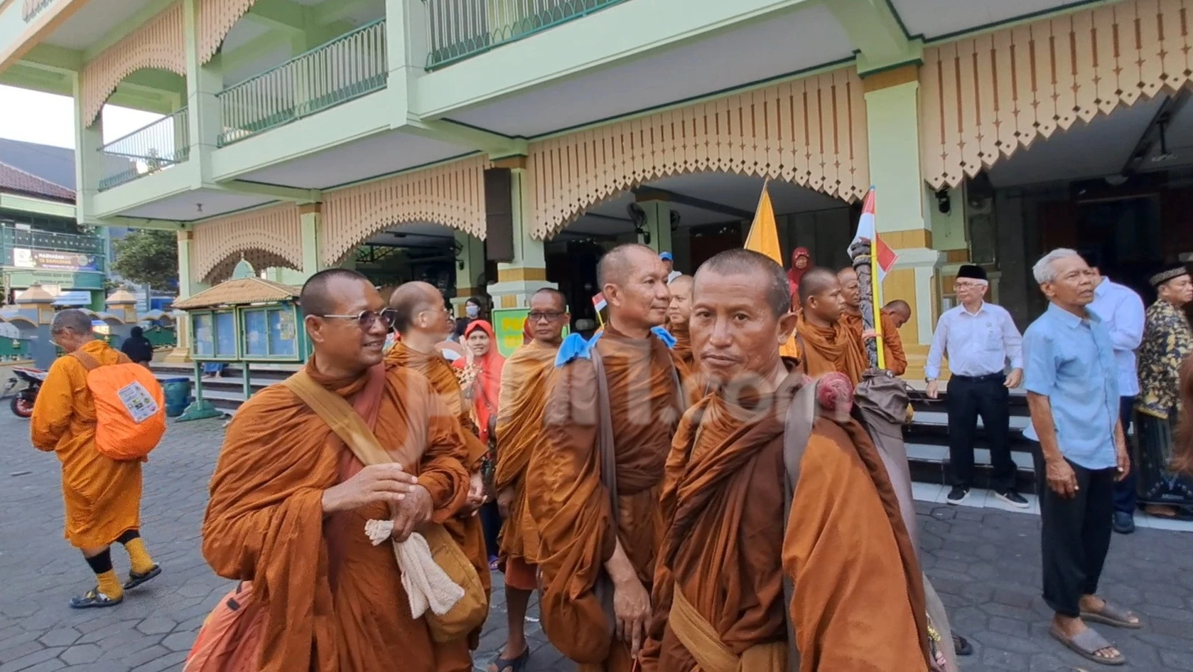 Cerita Laskar Macan Ali, Kawal Bhikkhu Thudong dari Bangkok sampai Candi Borobudur