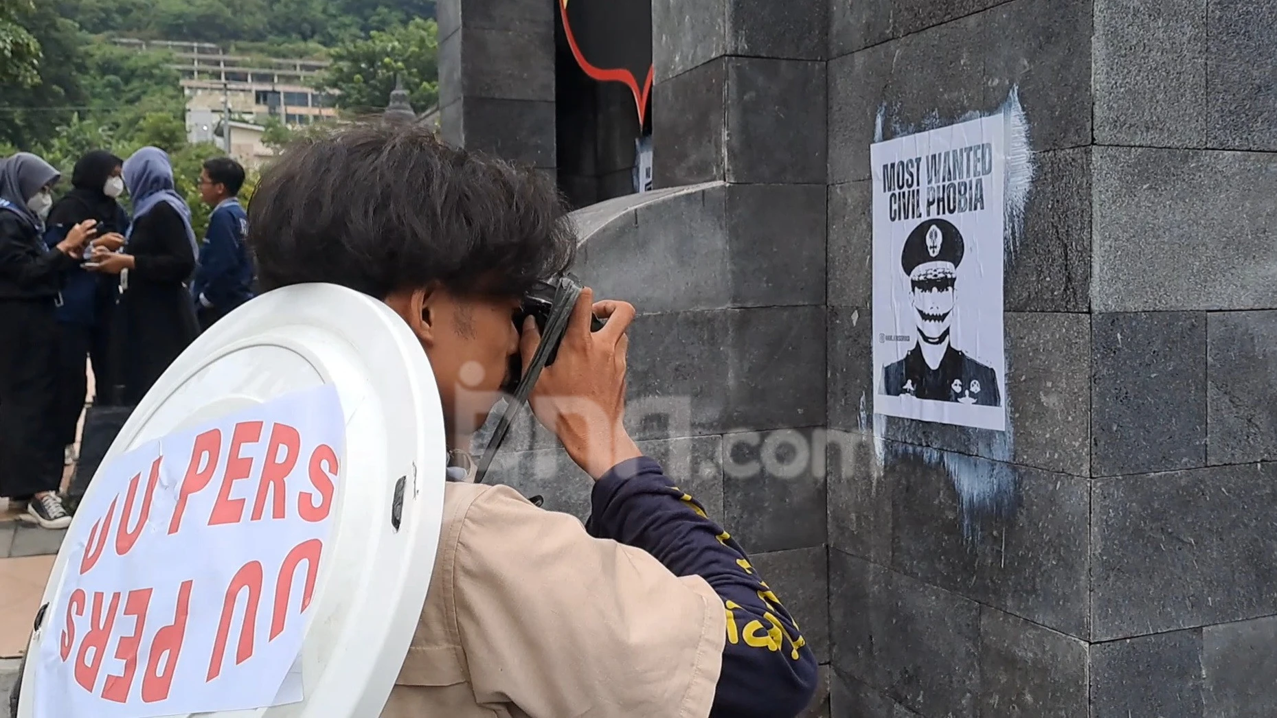 Kecam Kekerasan Aparat, Jurnalis Gelar Aksi Kamisan di Depan Polda Jateng