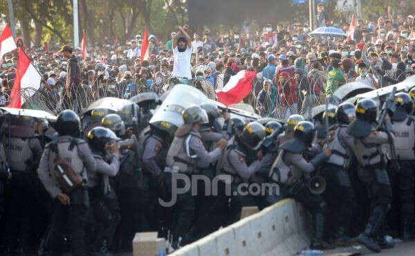 Jokowi Minta Demonstran Dibebaskan, DPR Sebut Aspirasi Rakyat Jangan Dibungkam