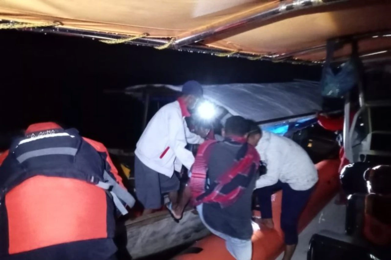 Kecelakaan Kapal di Wakatobi, 6 Nelayan Dievakuasi Tim SAR