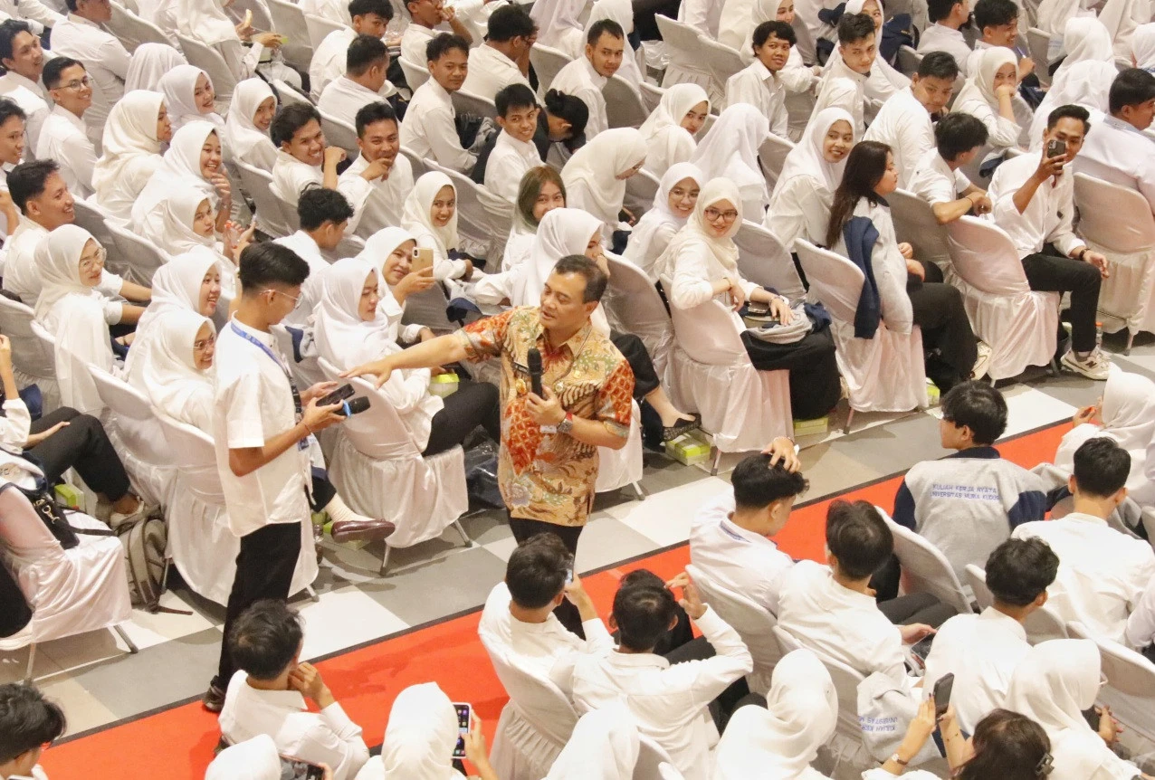 Ahmad Luthfi Melepas Keberangkatan 1.910 Mahasiswa KKN untuk Verifikasi Data RTLH, Ini Pesannya