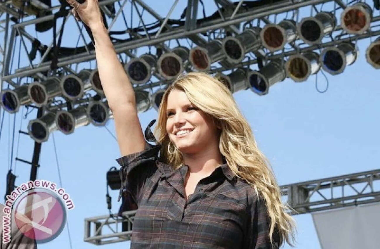 Cerita Jessica Simpson Setelah Lepas dari Alkohol, Lebih Kreatif