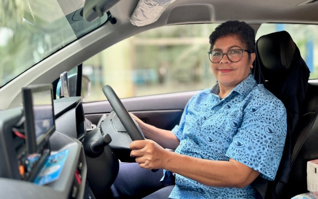 Srikandi Bluebird, Sosok Kartini Tangguh di Balik Kemudi