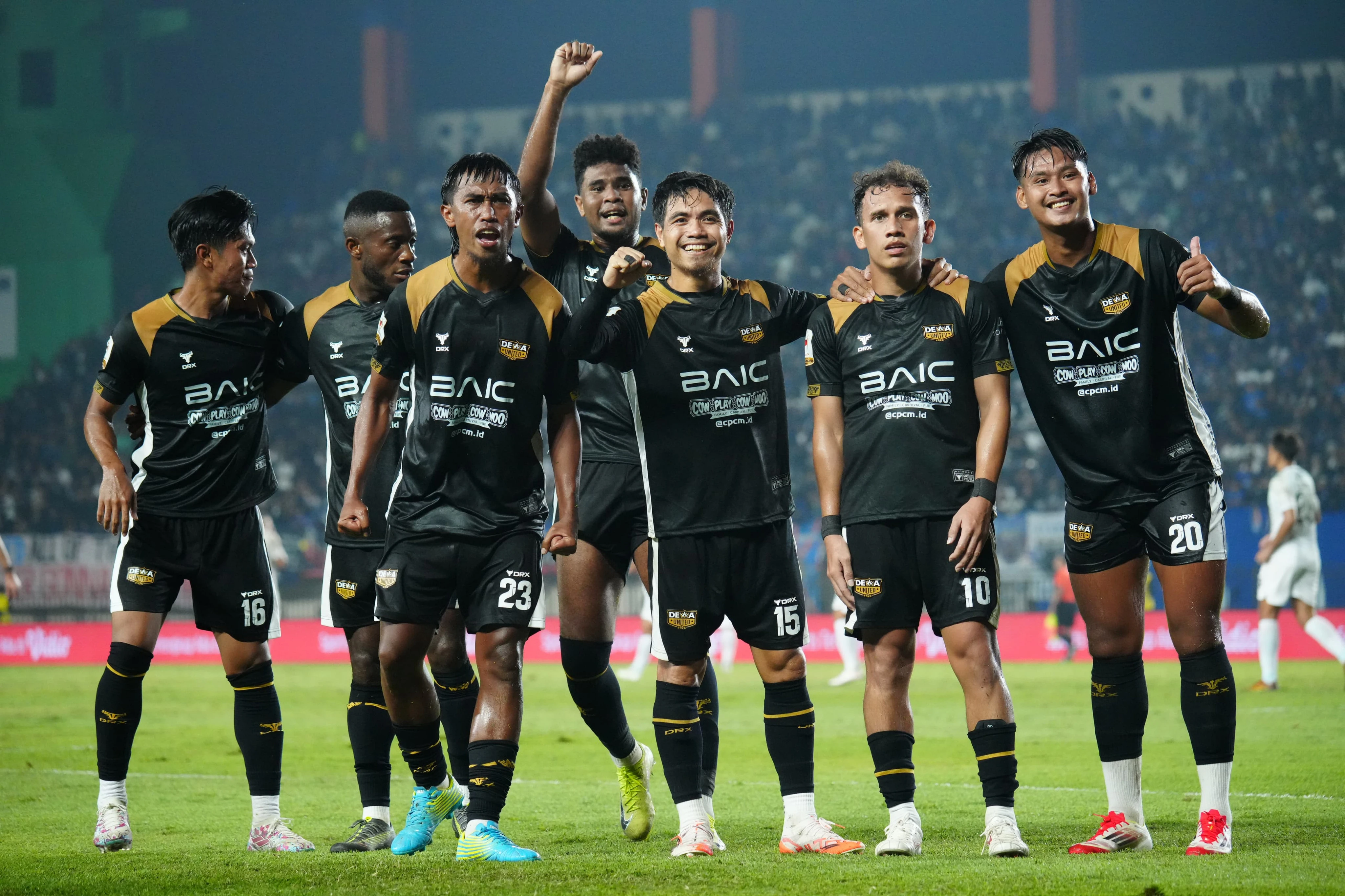 Reaksi Jan Olde Riekerink Soal Kartu Merah Dewa United saat Jumpa Persib