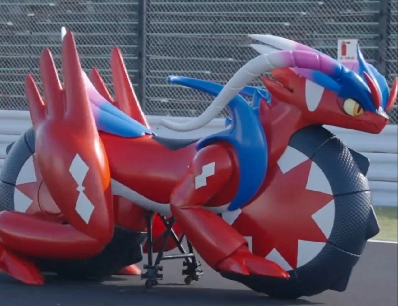 Honda dan Pokemon Memamerkan Motor Sang Naga Petarung di Suzuka