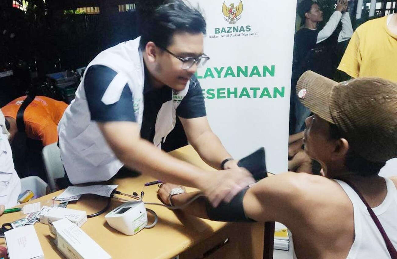 Tim RSB Berikan Layanan Kesehatan bagi Warga Terdampak Banjir di Jakarta