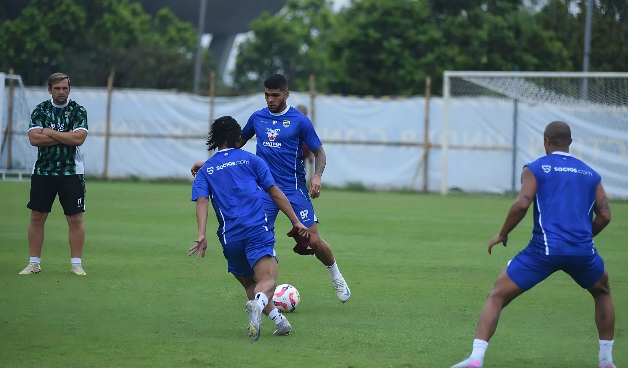 Ada Kekuatan Tersembunyi di Balik Duet Baru Persib Bandung Ini