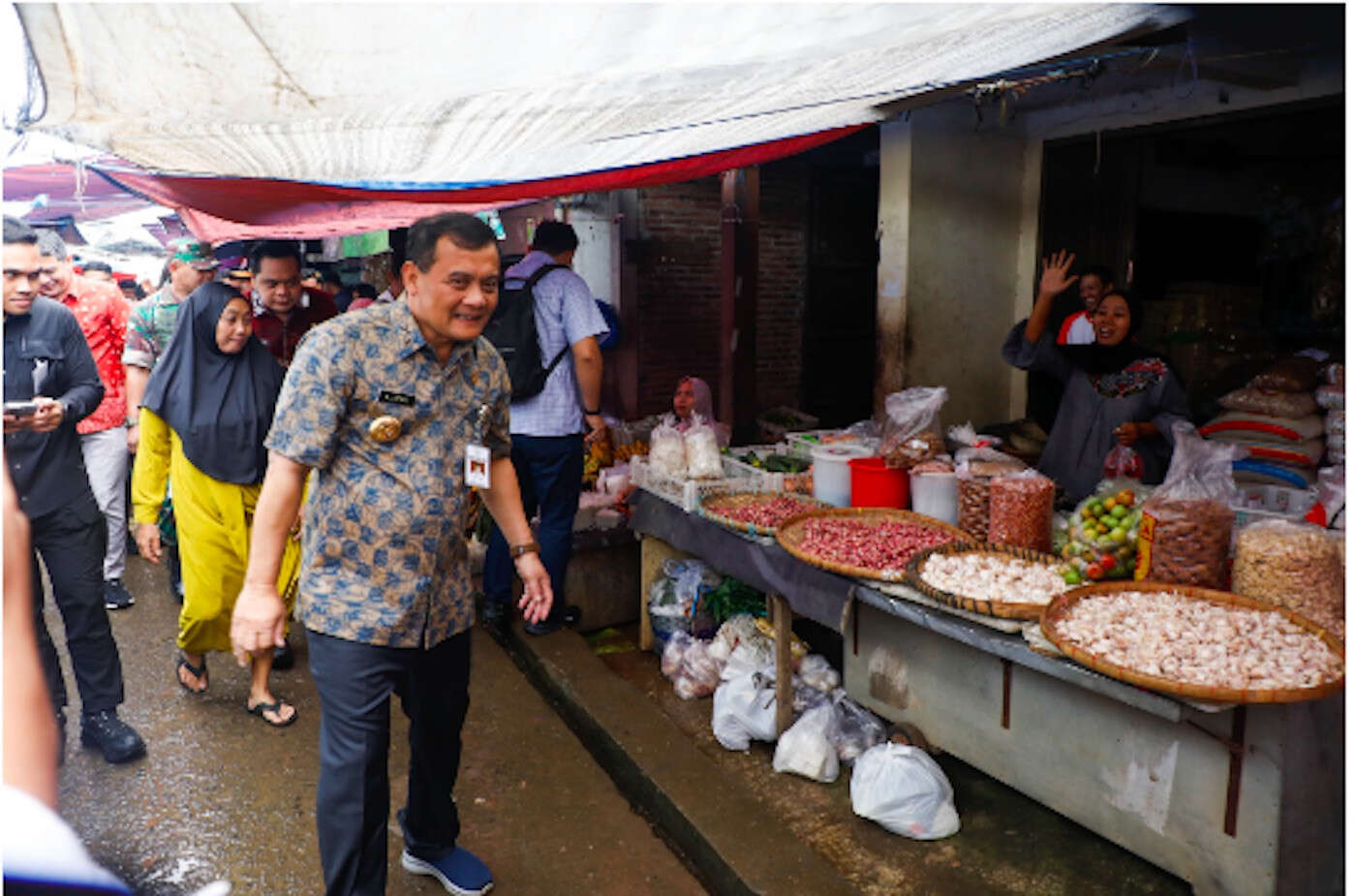 Gubernur Jateng Ahmad Luthfi Pantau Harga di Pasar Tradisional, Lihat