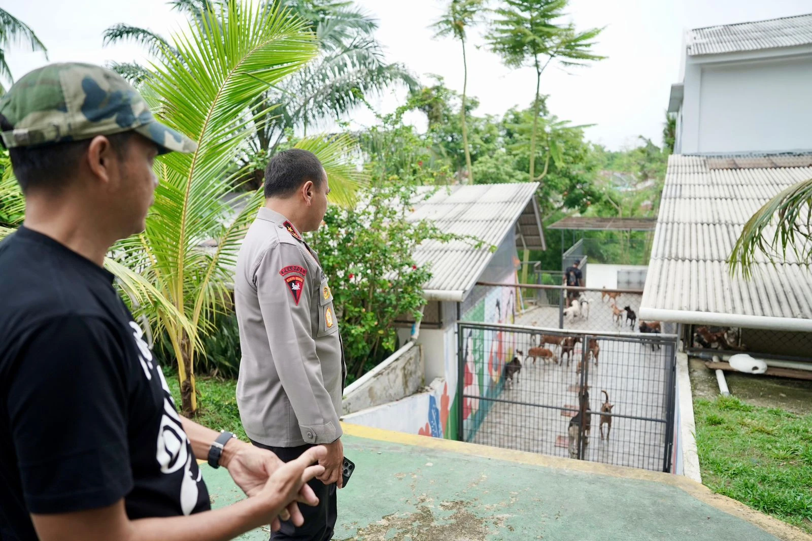 Irjen Herry Kunjungi Selter Anjing di Pekanbaru, Yamin Terharu