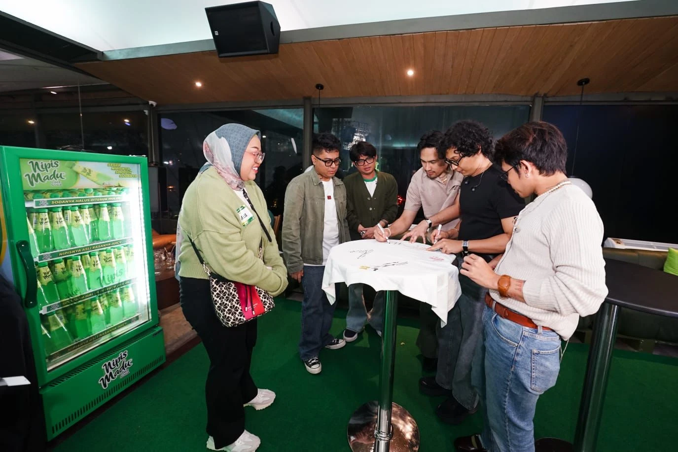 Nipis Madu Smooth Session, Rangkul Ekspresi dan Kreativitas Gen Z