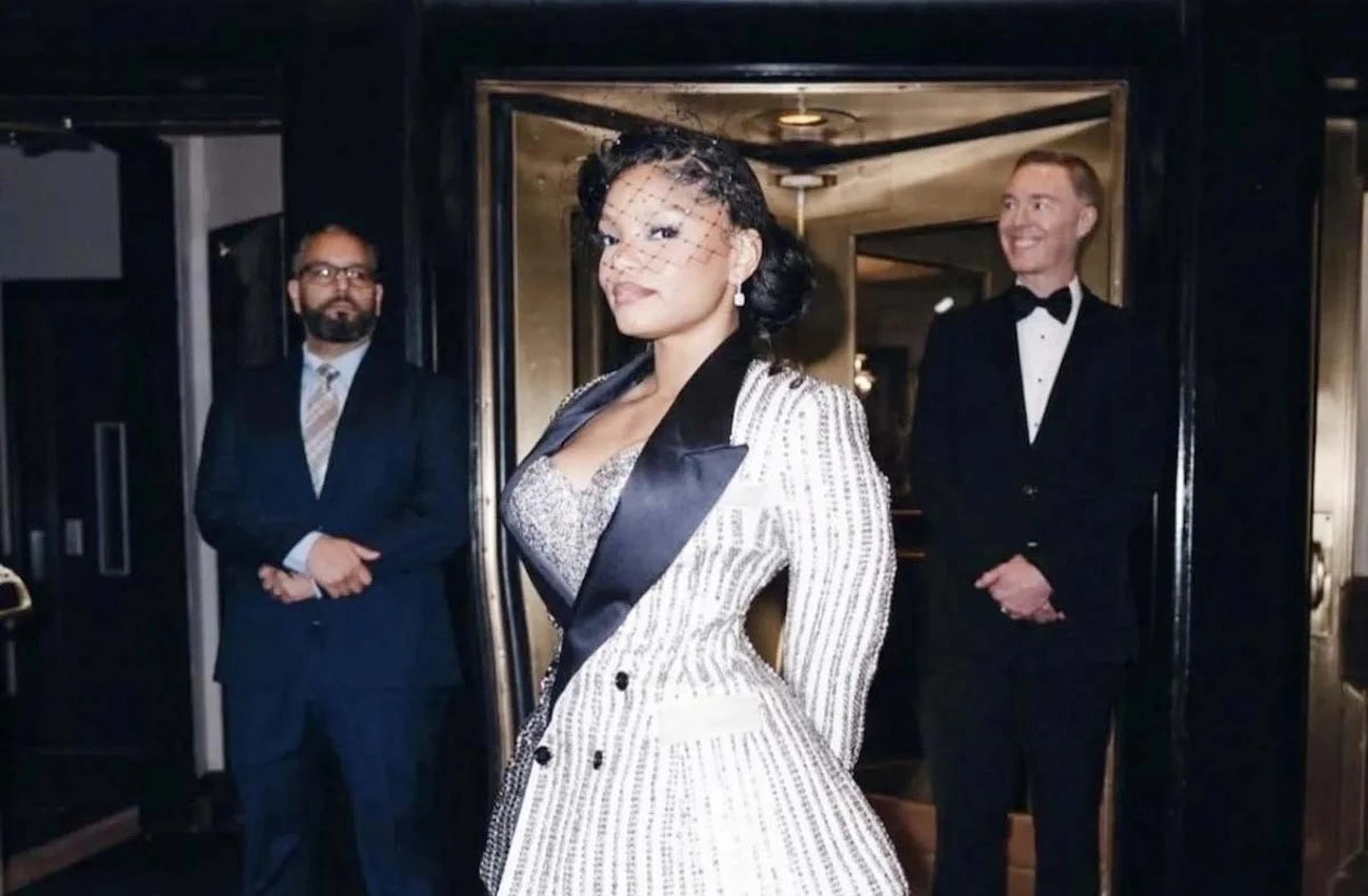 Halle Bailey Makin Modis dan Berani Seusai Melahirkan