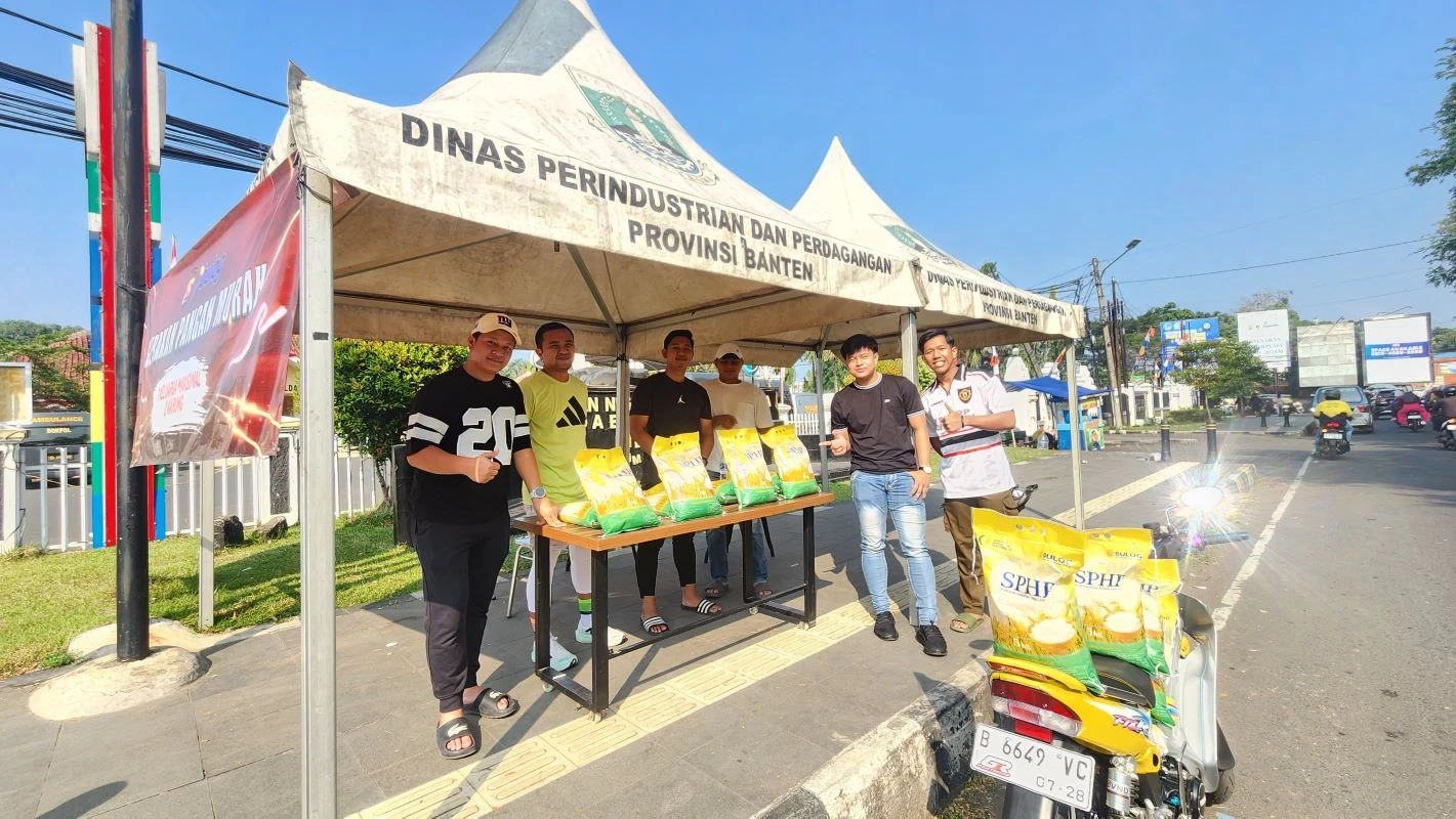Polda Banten Gelar Gerakan Pangan Murah dan Salurkan 20,5 Ton Beras ke Masyarakat