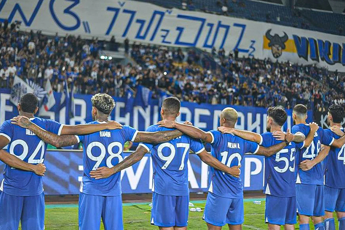 Persib Bandung Berburu Pemain Baru Menjelang Penutupan Jendela Transfer