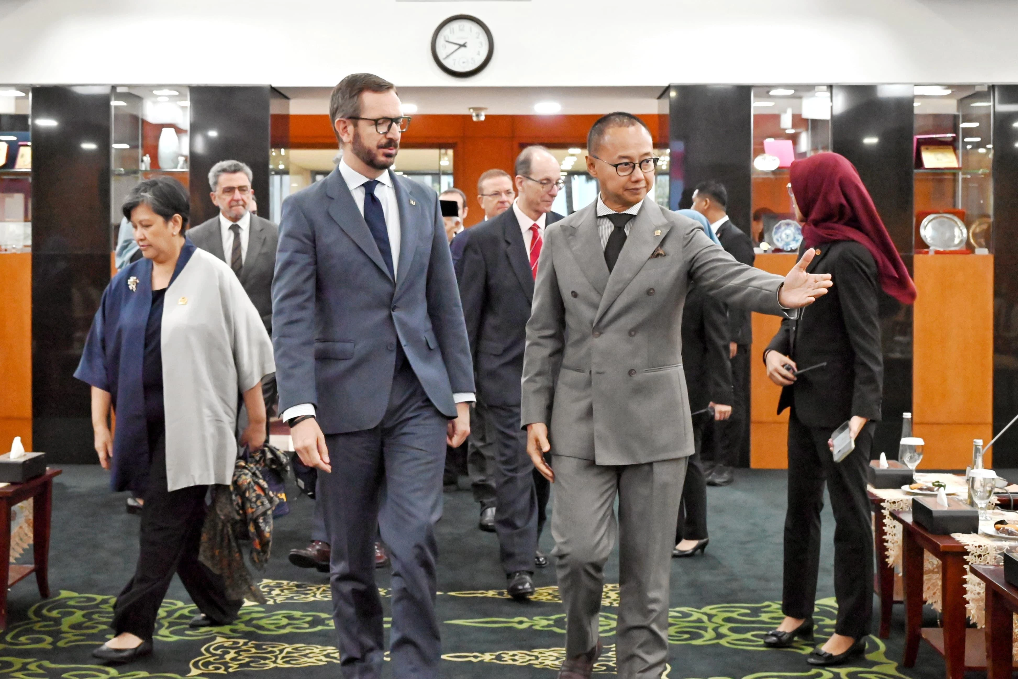 Waka MPR Terima Kunjungan Delegasi Senat Spanyol, Jajaki Kerja Sama Energi Terbarukan