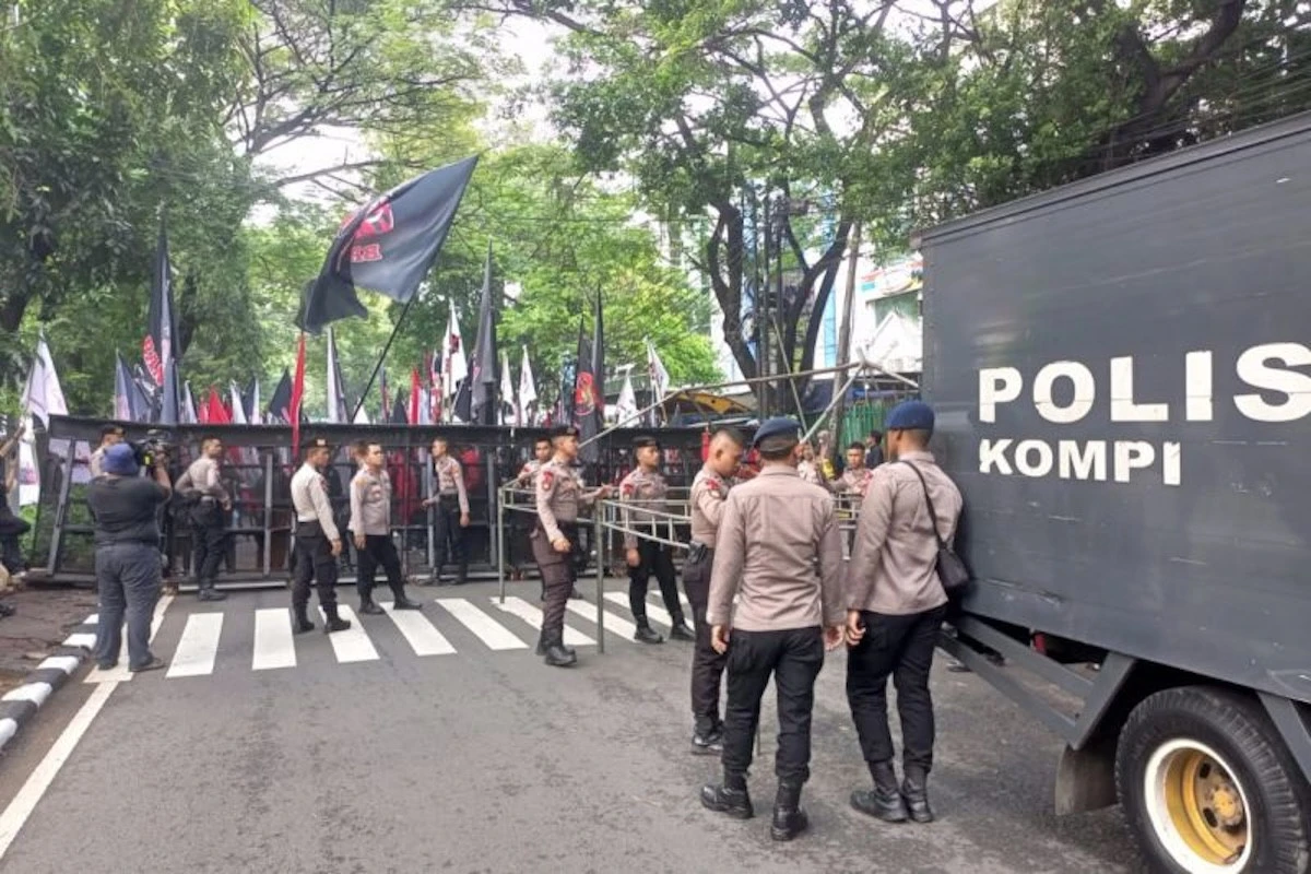916 Polisi Disiagakan untuk Mengamankan Sidang Tuntutan Hasto di PN Jakpus