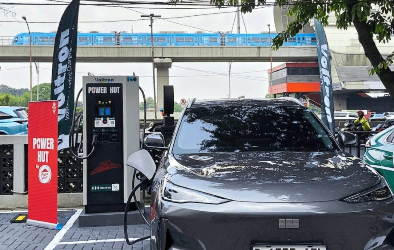 Kolaborasi Multipihak Memperluas Jangkauan Charging Station EV di Indonesia