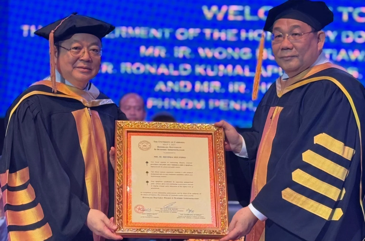 Hendra Mulyono Raih Gelar Doktor Kehormatan dari University of Cambodia